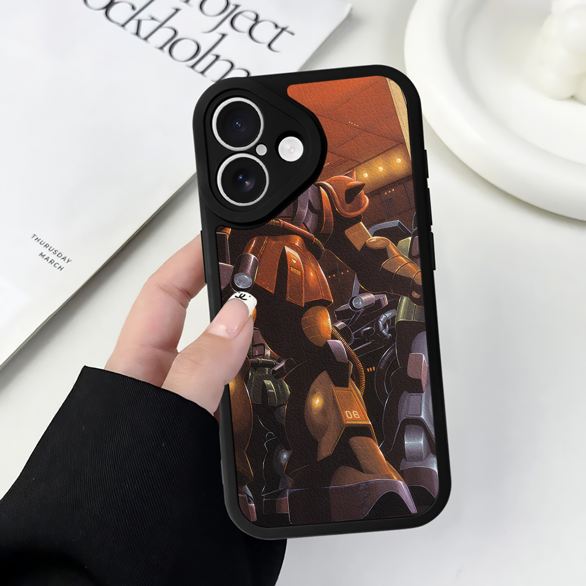（画像用） 機動戦士ガンダム Mobile Suit Gundam 【iPhone 16シリーズ対応】シリコンスマホケース（レザー調） 材質：シリコン